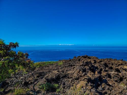 23.10.30 b Kaawaloa-Hike-to-Snorkle b 10.00.19