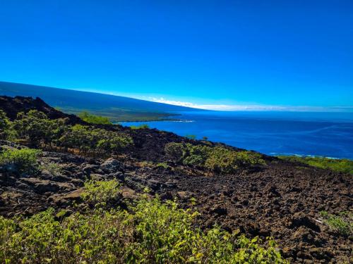 23.10.30 b Kaawaloa-Hike-to-Snorkle b 100324