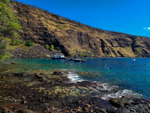 23.10.30 b Kaawaloa-Hike-to-Snorkle e 103228